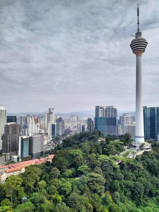 Klcc Towerviewsty5Pax At Ceylonzsuites كوالالمبور المظهر الخارجي الصورة